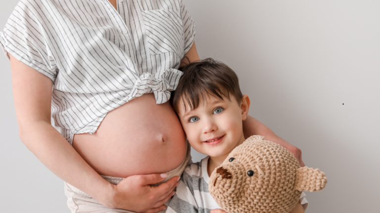 Pourquoi un enfant change de comportement à l’arrivée d’un petit frère ou d’une petite sœur